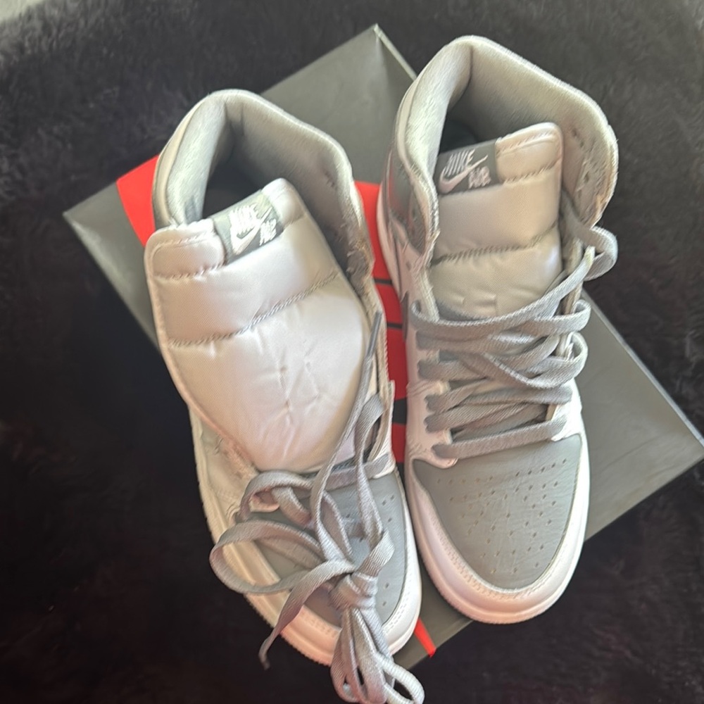 Nike JORDAN 1   High-Top Sneakers in Gray